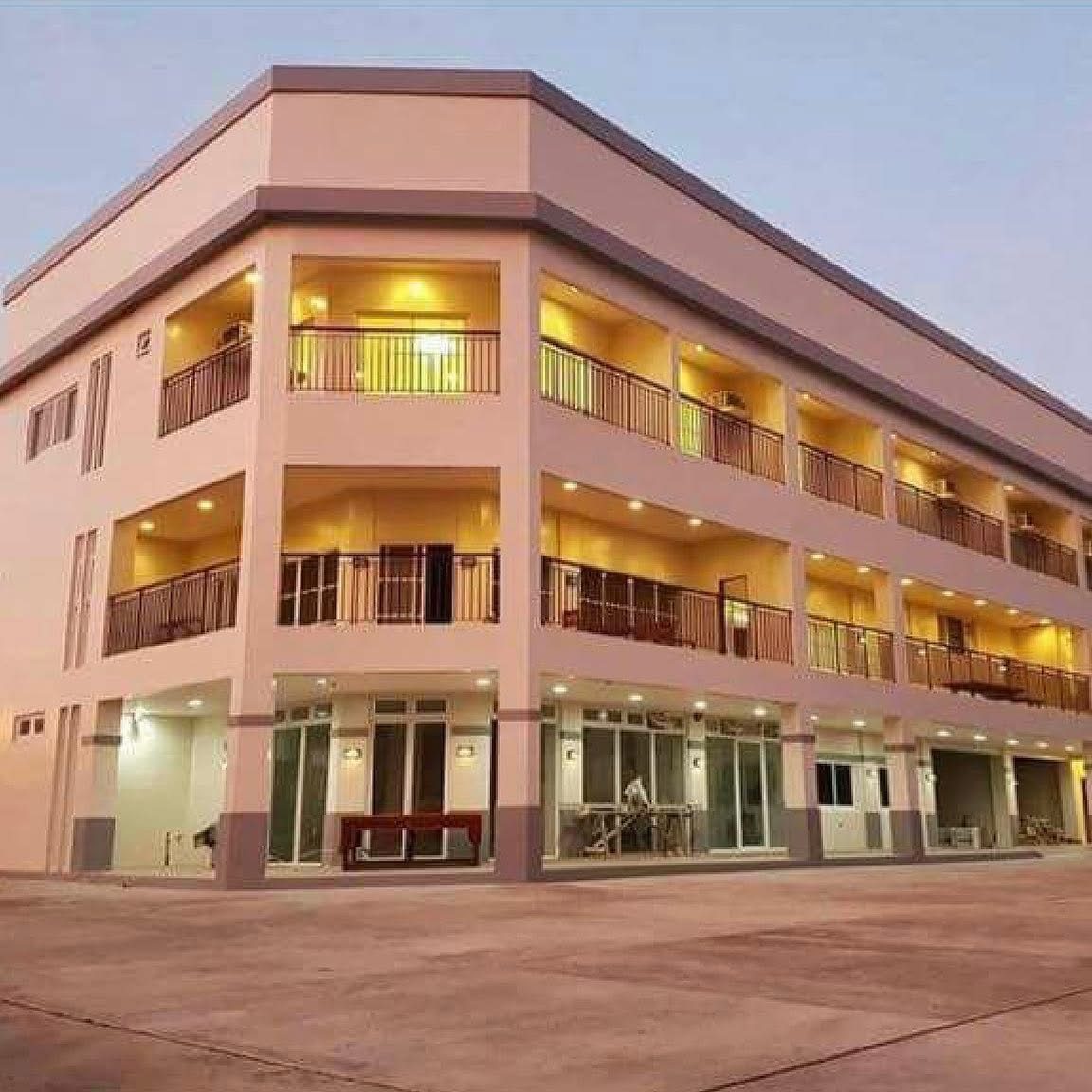 Outside Veranda Suites